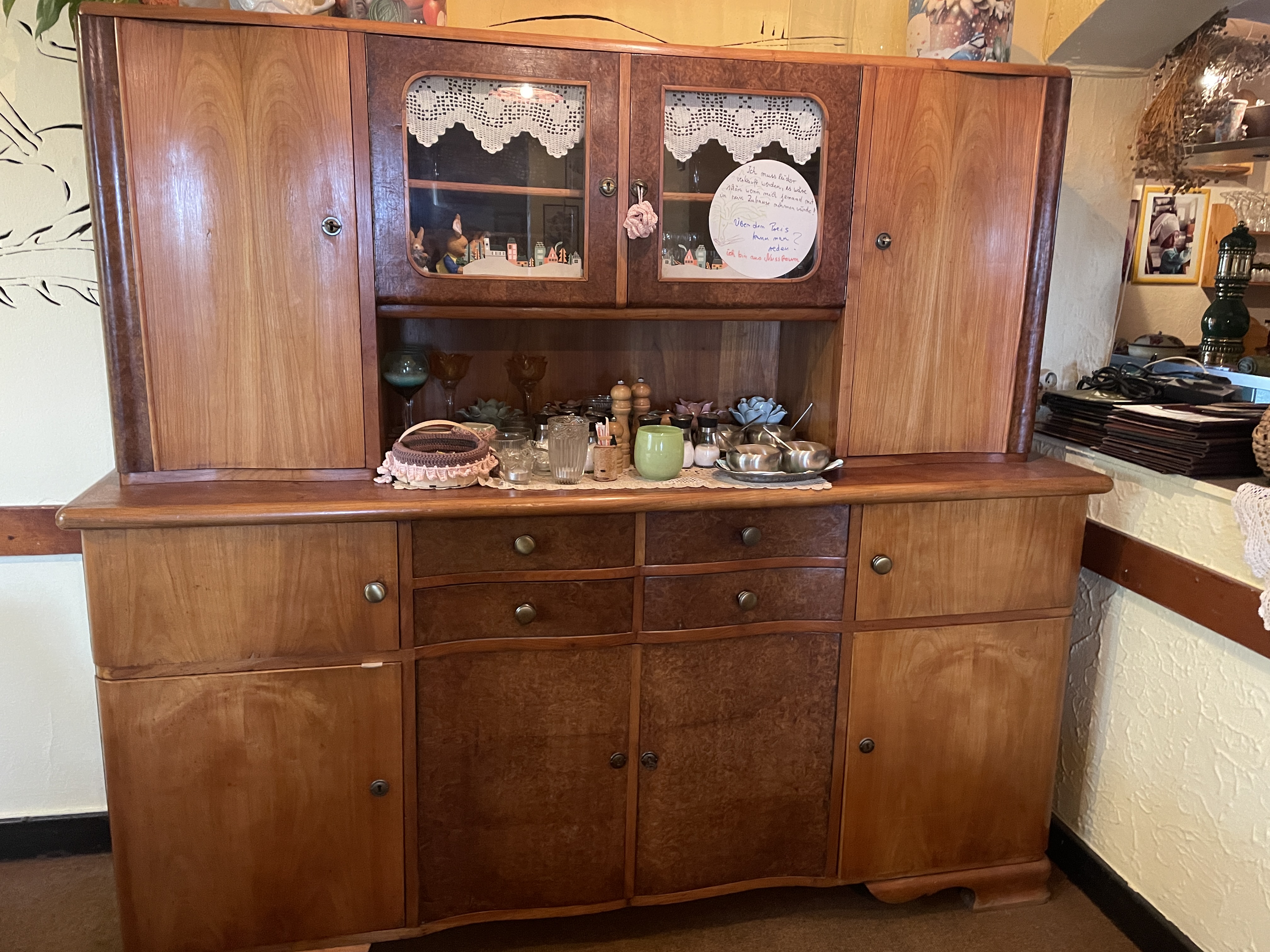 Buffet Nussbaum