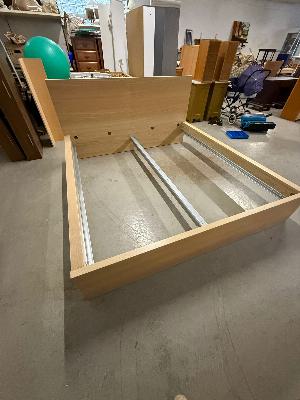 180cm Bett / hellbraun Dekor